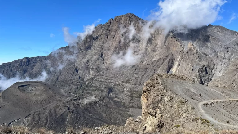 3-DAY MOUNT MERU CLIMB + 2 DAYS HOTEL STAY