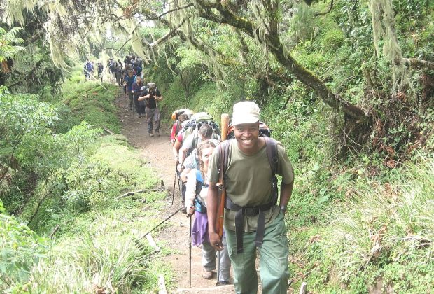 Arusha_National_Park_Mount_Meru_Trekking_01_1274_751shar-50brig-20_c1